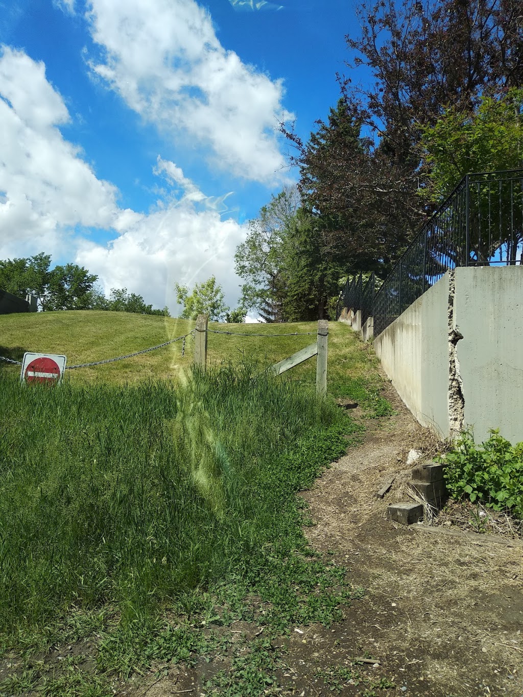 Cambrian Heights Area 1 Off Leash Dog Park | 31 Coleridge Crescent NW, Calgary, AB T2K 1X8, Canada