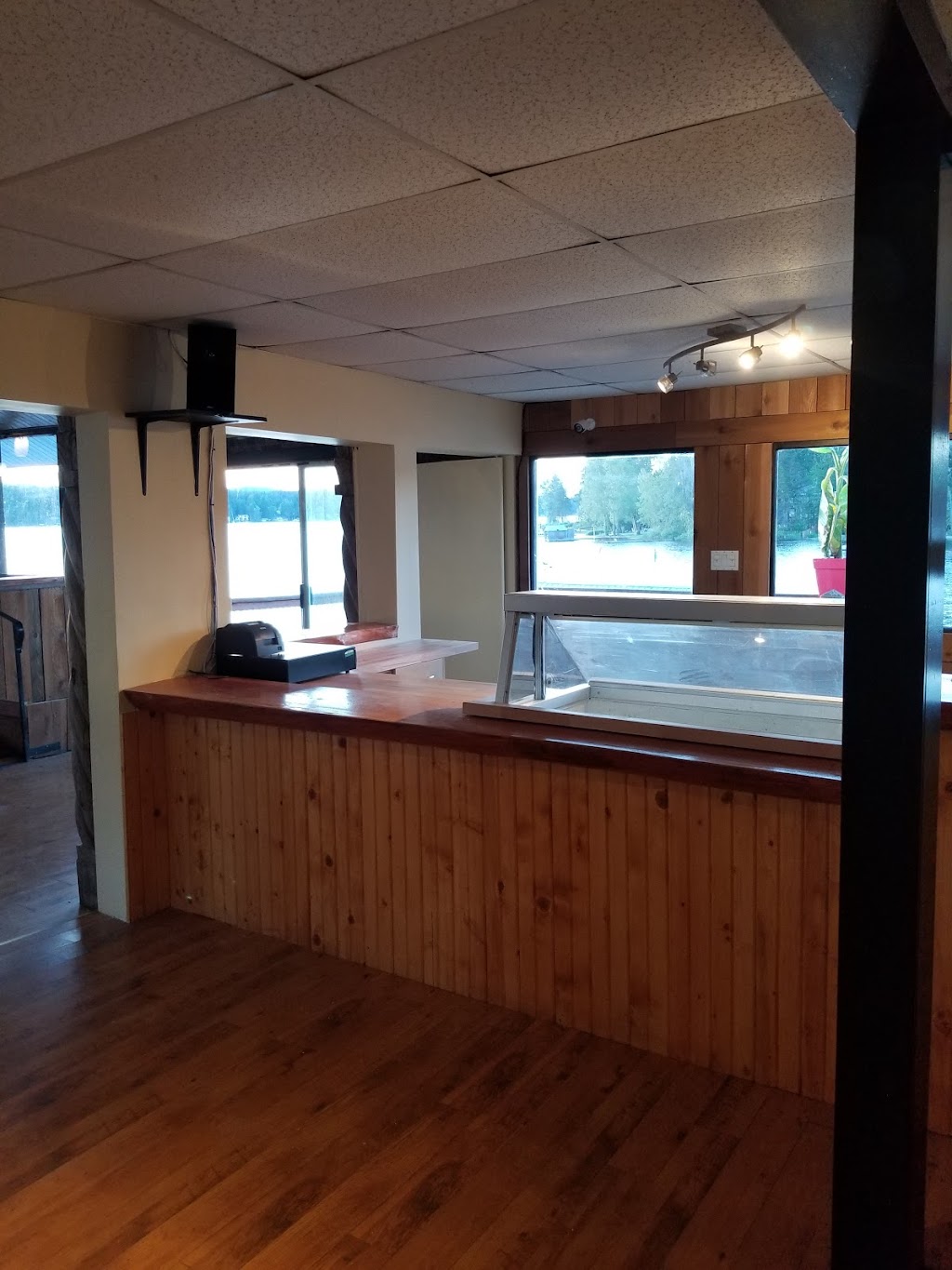 merridale at the lake | 2346 Shawnigan Lake Rd, Shawnigan Lake, BC V0R 2W5, Canada | Phone: (778) 746-1066