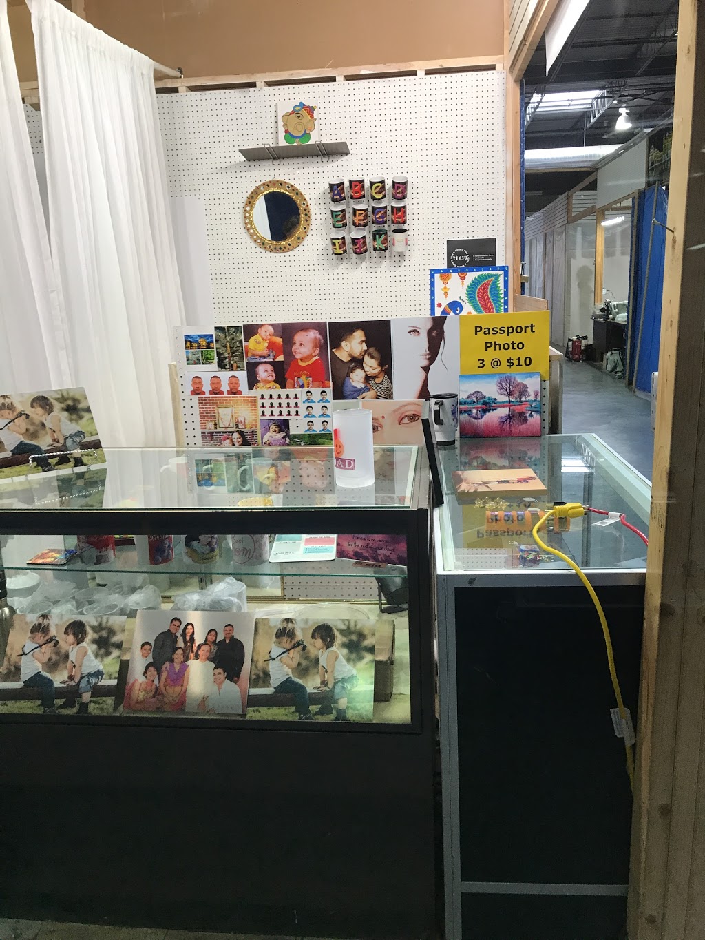 Pics n Gifts | 73 Parkhurst Square Booth # 831, Terminal Two Rd, Brampton, ON L6T 5H5, Canada | Phone: (647) 526-2737