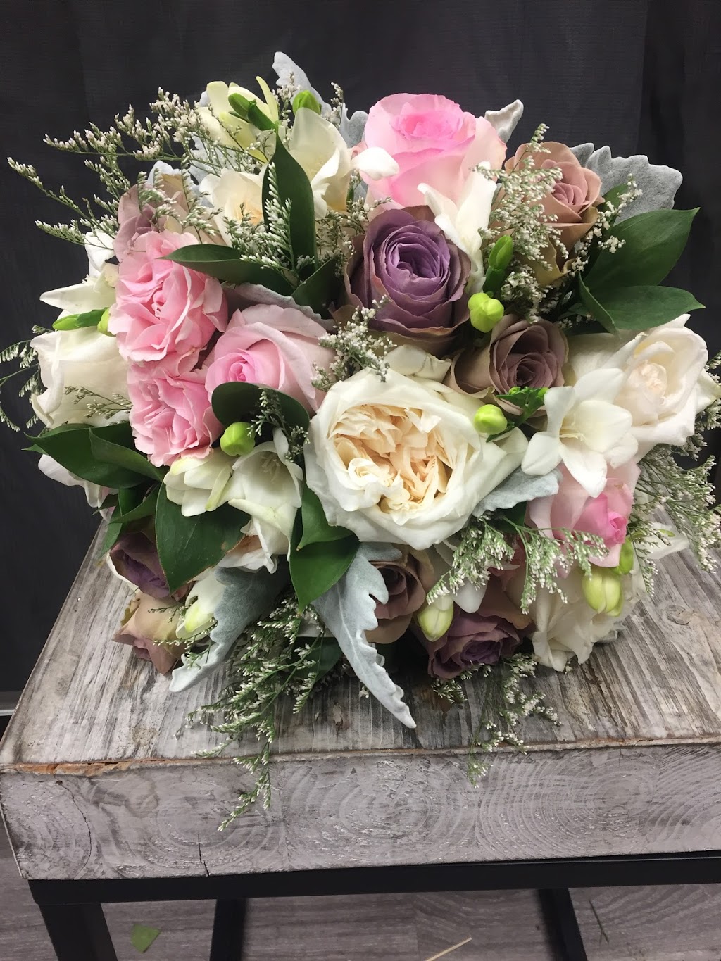 Lapegaz Flowers | Inside Starsky, 3115 Dundas St W, Mississauga, ON L5L 3R8, Canada | Phone: (905) 606-2111