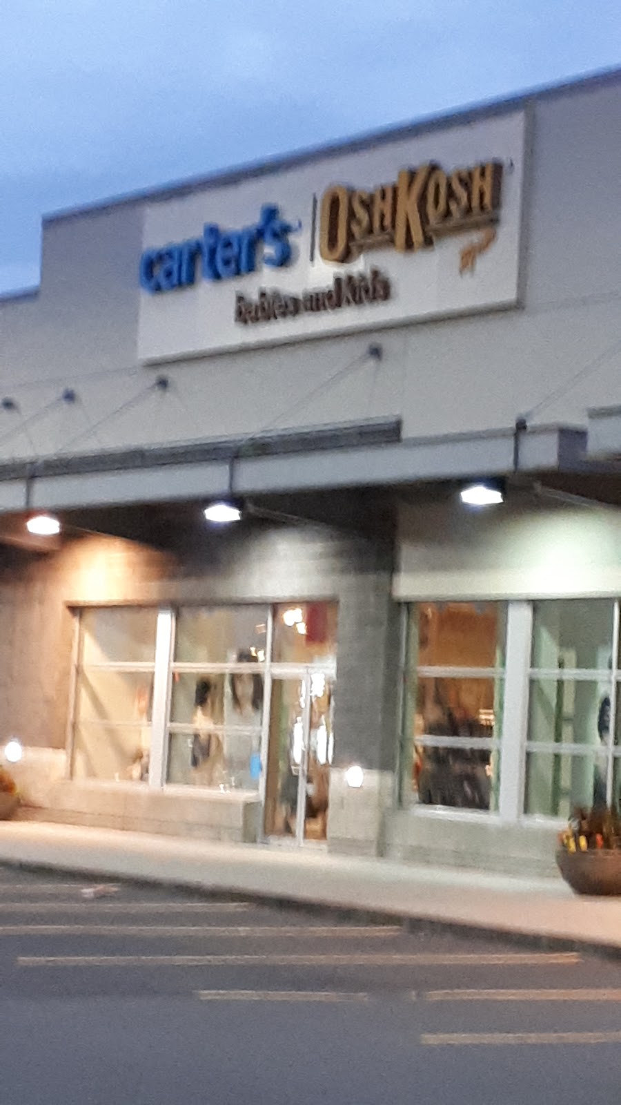 OshKosh Bgosh | 32700 S Fraser Way, Abbotsford, BC V2T 4M5, Canada | Phone: (604) 850-0571