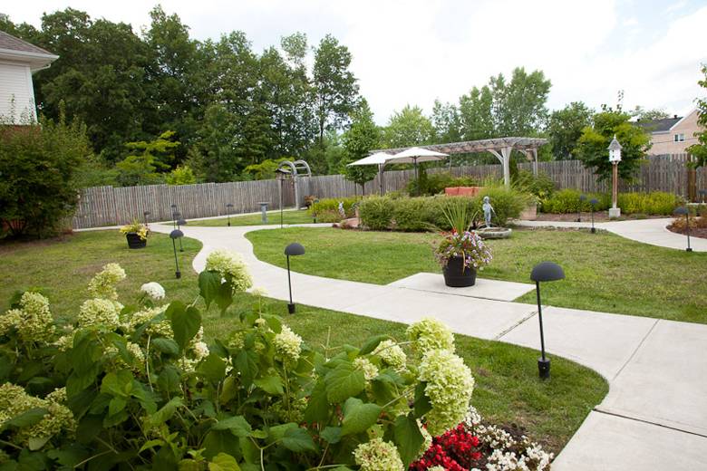 Sunrise of Beaconsfield/Sunrise de Beaconsfield | 505 Av Elm, Beaconsfield, QC H9W 2E5, Canada | Phone: (514) 693-1616