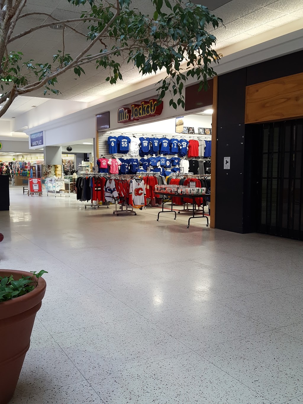 Mr Jackets | 1300 Bath Rd, Kingston, ON K7M 4X4, Canada | Phone: (613) 531-9998