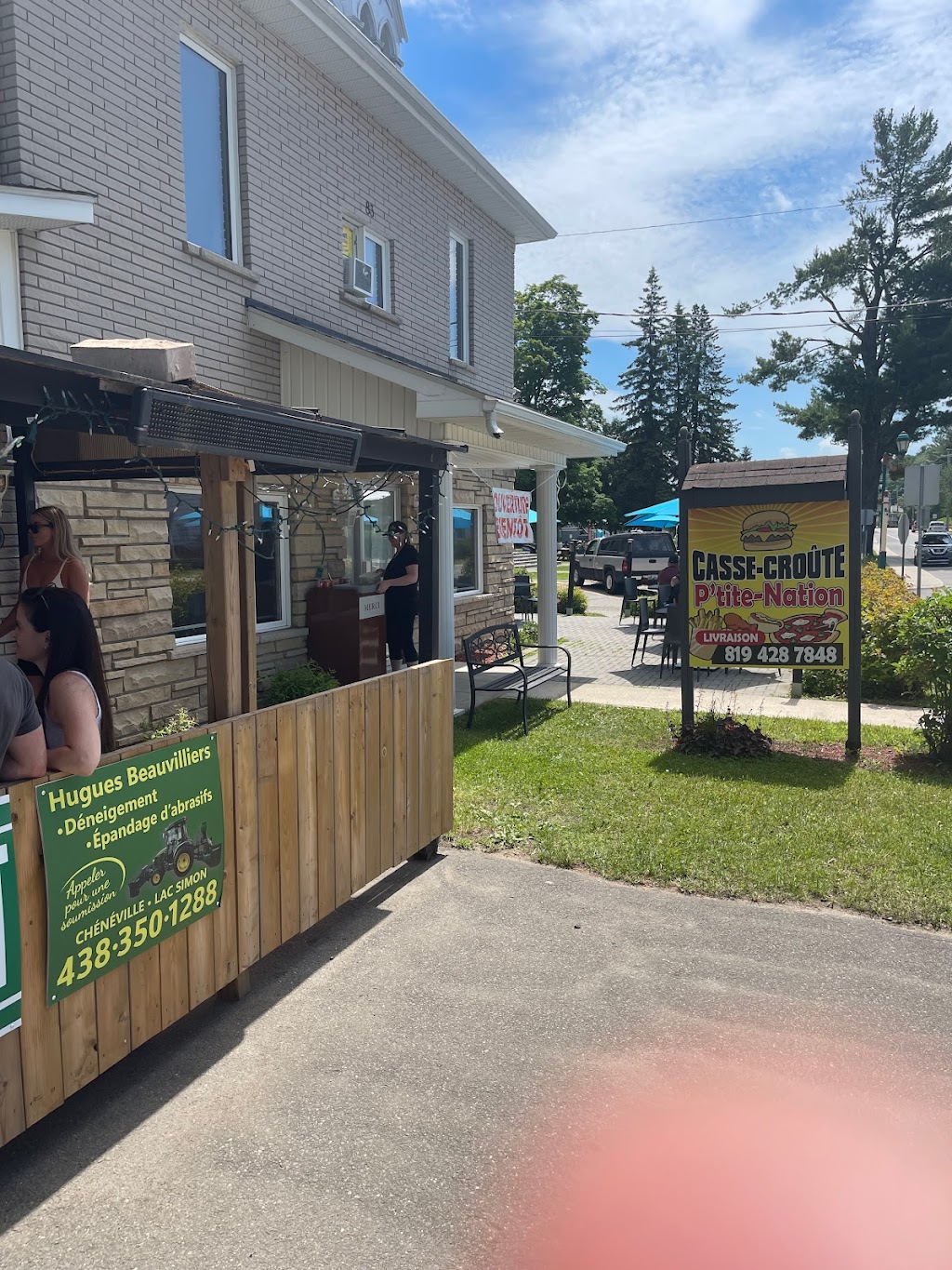 Casse-Croûte Ptite-Nation (Petite-Nation) | 81 Rue Principale, Chénéville, QC J0V 1E0, Canada | Phone: (819) 428-7848