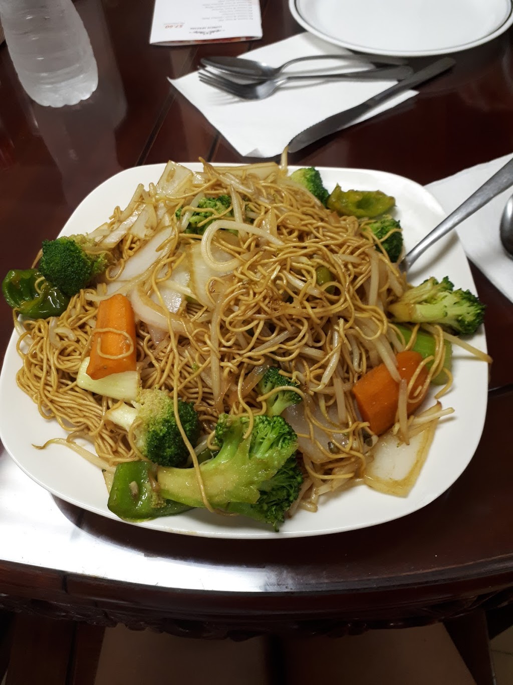 Young Chow Garden Restaurant | 918 Innisfil Beach Rd, Innisfil, ON L9S 2C2, Canada | Phone: (705) 431-8688