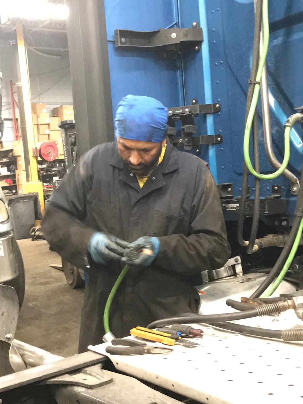 Best Truck Repair & Tire Centre Ltd | 1715 Sismet Rd, Mississauga, ON L4W 1P9, Canada | Phone: (905) 625-0055