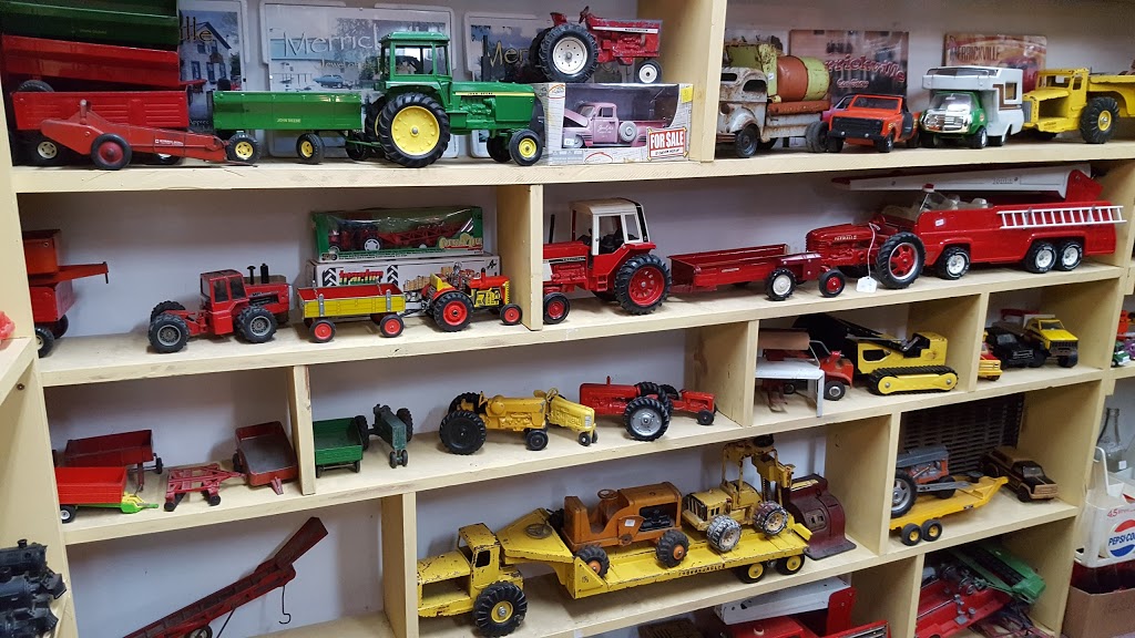 Whistle Post Antiques & Nostalgia | 211 Main St W, Merrickville, ON K0G 1N0, Canada | Phone: (613) 269-2770
