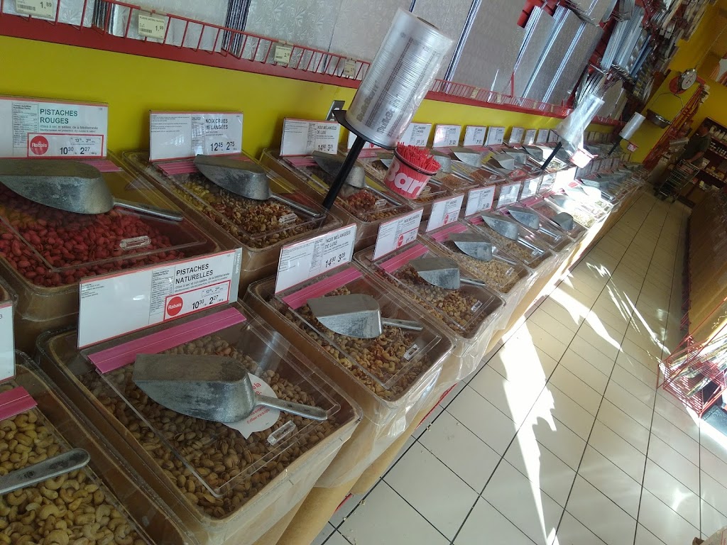 Bulk Barn | Plaza, 14830 Boul. de Pierrefonds, Pierrefonds, QC H9H 4Y6, Canada | Phone: (514) 624-8111