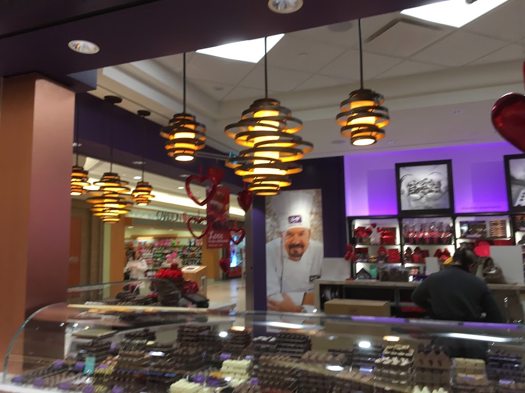Purdys Chocolatier | store | Stone Road Mall, 435 Stone Rd W, Guelph, ON N1G 2X6, Canada | 5198366316 OR +1 519-836-6316