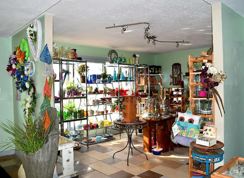 Serendipity Flowers | 410 33rd Street West, Saskatoon, SK S7L 0V6, Canada | Phone: (306) 384-3003
