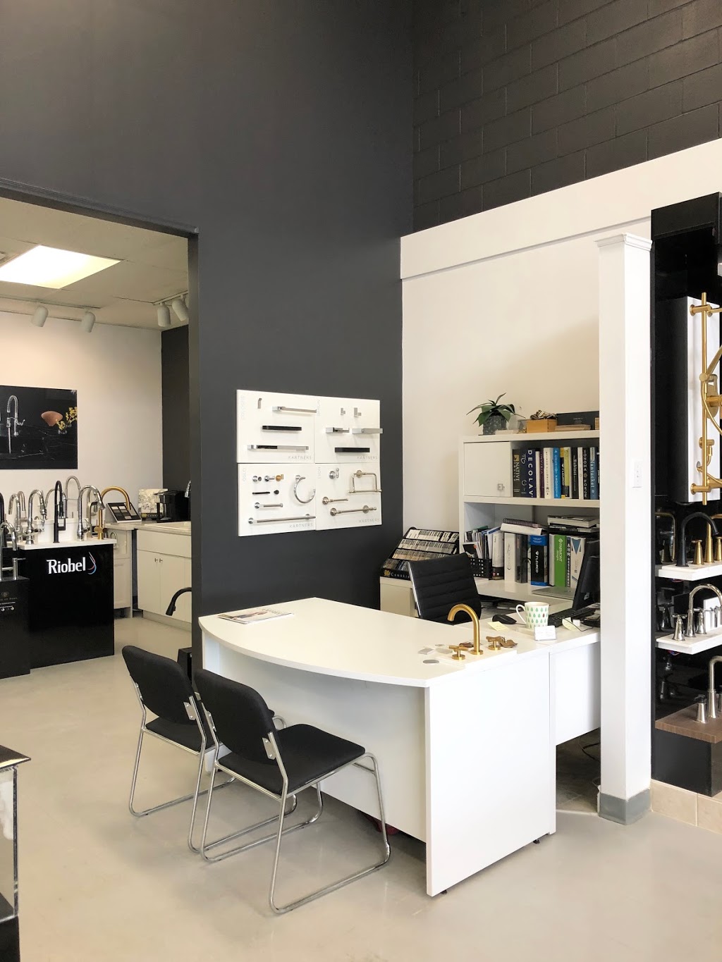 The Ensuite Belleville | 6833 ON-62, Belleville, ON K8N 0L9, Canada | Phone: (613) 968-3461