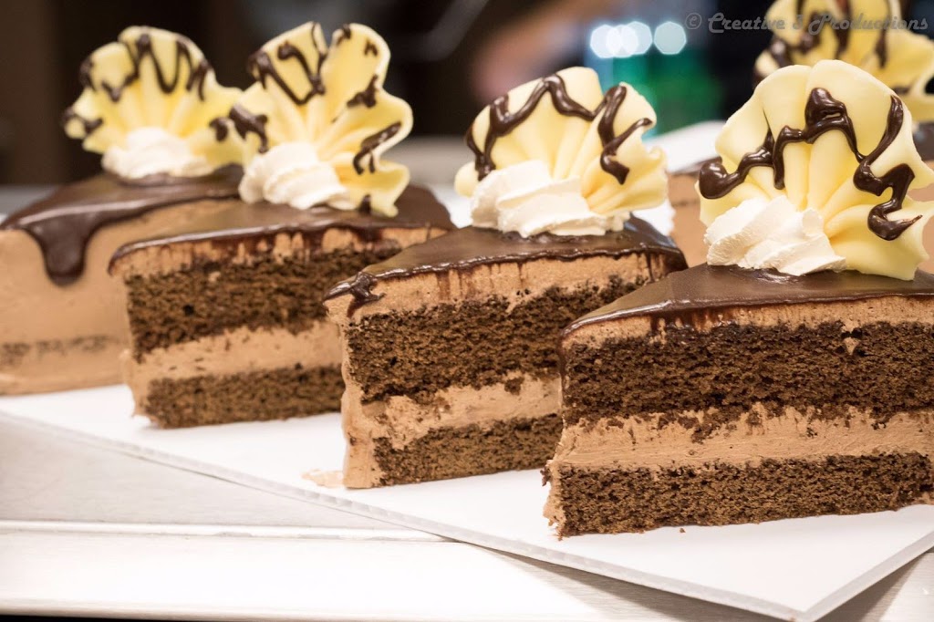 Manohar Vegetarian Bakery | Fruiticana Plaza, 15905 Fraser Hwy #101, Surrey, BC V4N 0Y3, Canada | Phone: (604) 591-0699