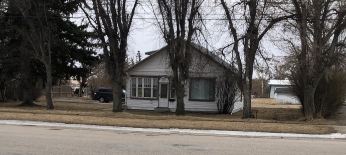 Home in Magrath 152 | 152 West 2 Ave S, Magrath, AB T0K 1J0, Canada | Phone: (403) 388-4332