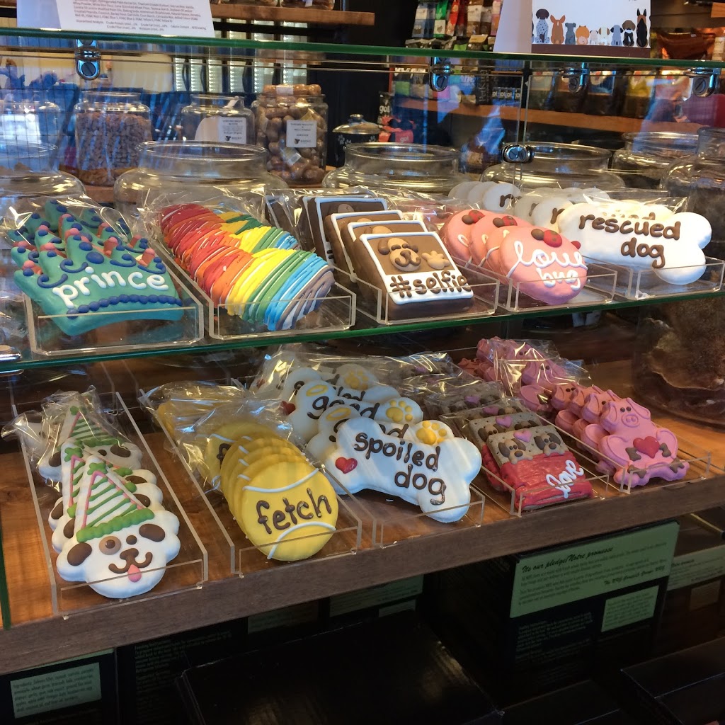 Rascals Pet Market | 7103 W Saanich Rd, Brentwood Bay, BC V8M 1R1, Canada | Phone: (778) 426-4290