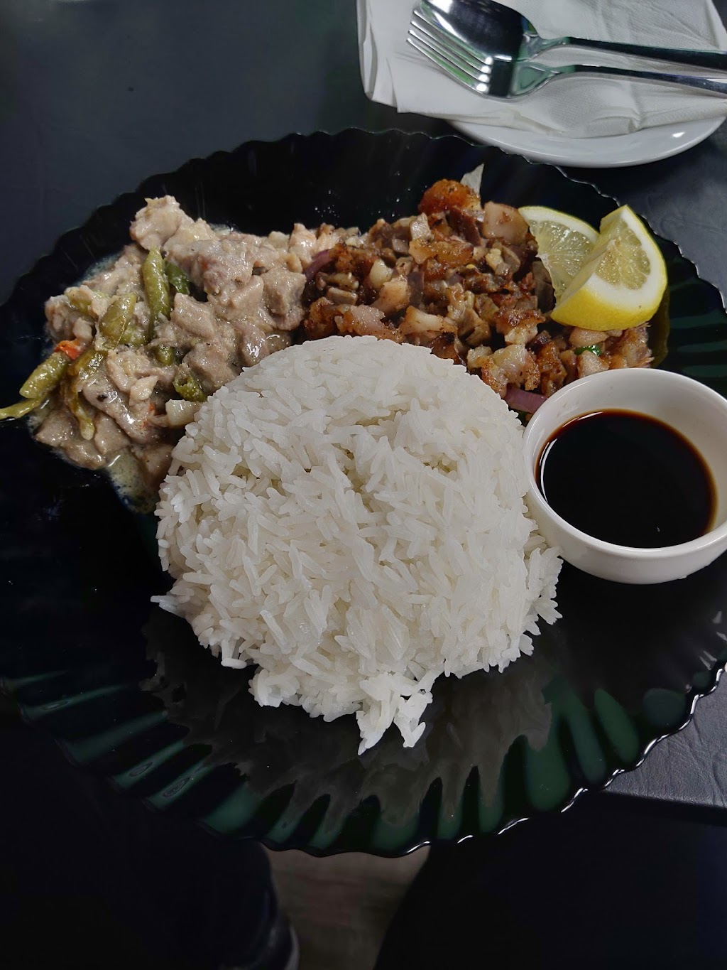 Gigas Pinoy Carinderia | 122 4 Ave W, Cochrane, AB T4C 1B6, Canada | Phone: (403) 981-2662