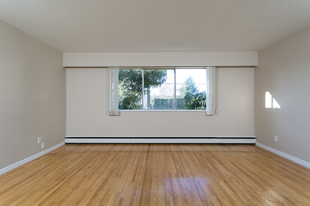 The Laurels Apartments | 910 St Andrews St, New Westminster, BC V3M 1W2, Canada | Phone: (604) 239-8890