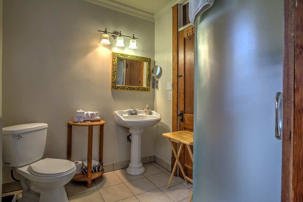 Au Virage B & B Massotherapie | 172 Rue Merry N, Magog, QC J1X 2E8, Canada | Phone: (866) 868-5828