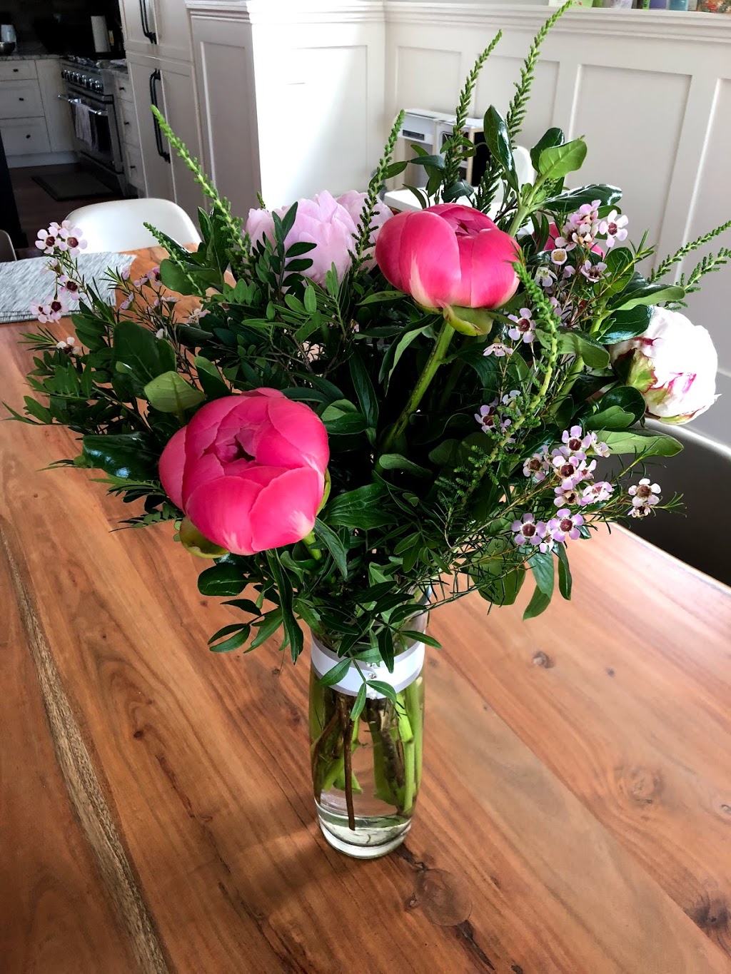 Fleurish Flower Shop | 6449 Crowchild Trail SW #8, Calgary, AB T3E 5R7, Canada | Phone: (403) 242-1133