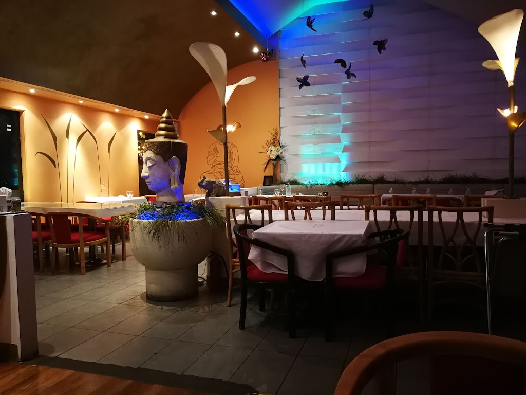 Bistro Sawadika | 1800 Boulevard Cote Vertu Ouest, Saint-Laurent, QC H4L 2A6, Canada | Phone: (514) 339-1188