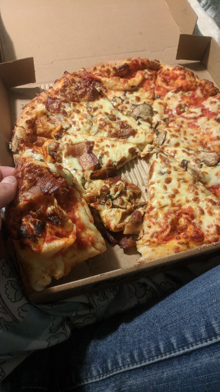 Pizzaville | 5985 Mavis Rd, Mississauga, ON L5R 3T7, Canada | Phone: (416) 736-3636