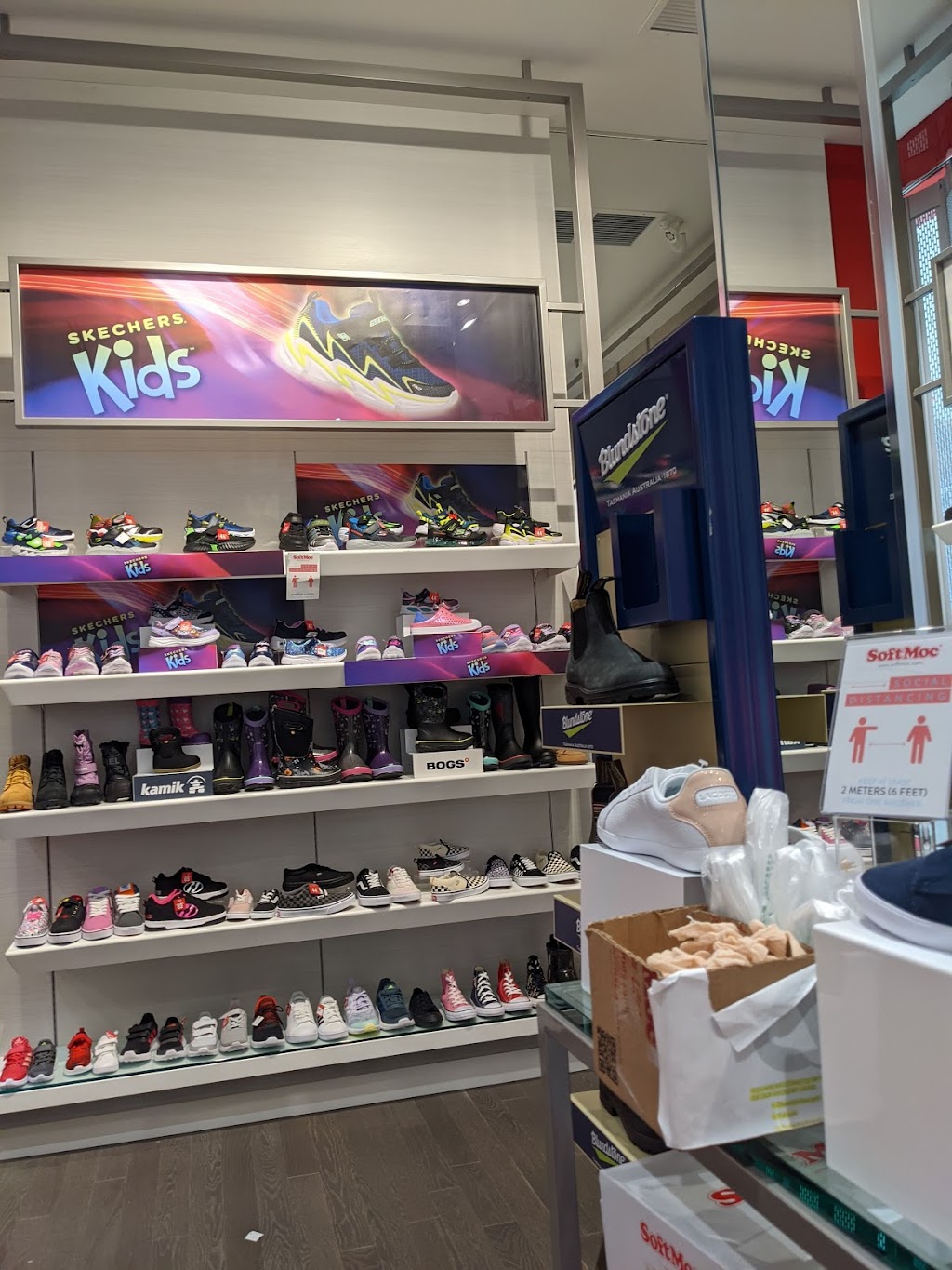 SoftMoc | Hillside Centre, 1644 Hillside Ave #54, Victoria, BC V8T 2C5, Canada | Phone: (250) 370-7567