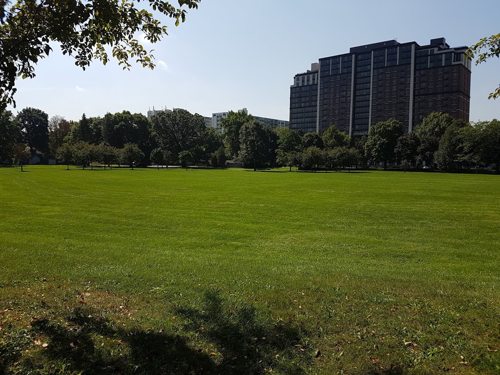 Ross Park | 1250 Richmond St, London, ON N6A 3L5, Canada | Phone: (519) 661-5575