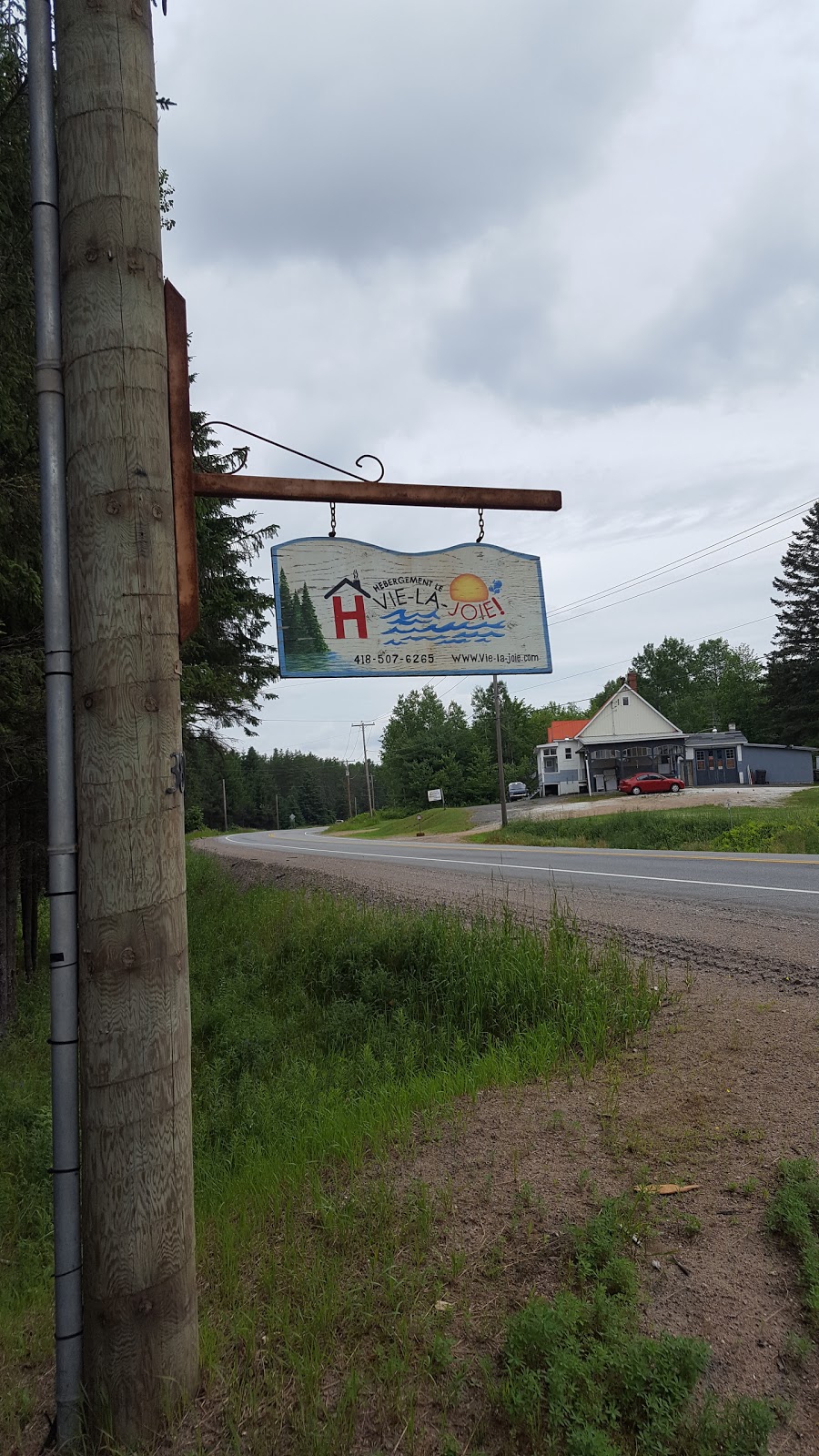 HÉBERGEMENT LE VIE-LA-JOIE | 3805 QC-155, Trois-Rives, QC G0X 2C0, Canada | Phone: (418) 507-6265