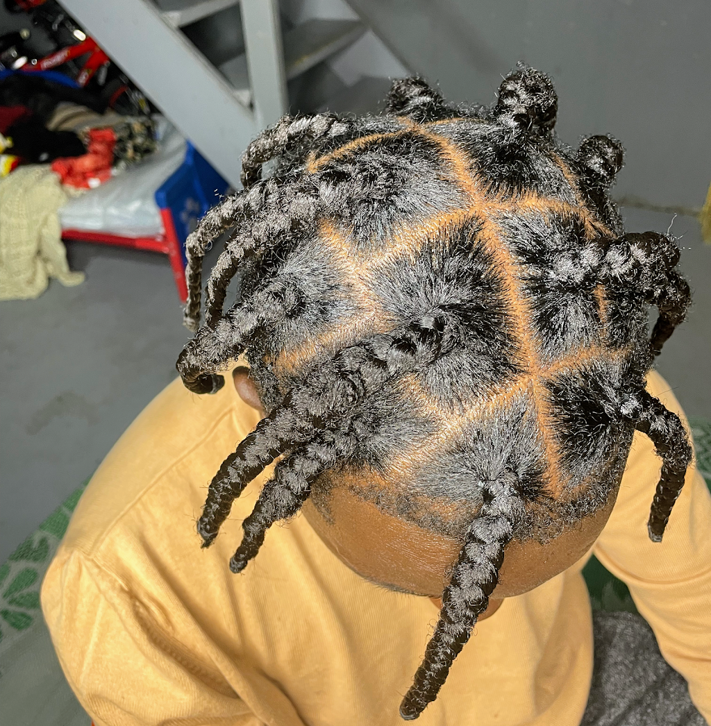 Lynns Hair Boutique | 21 Mayfair Pl, Winnipeg, MB R3L 0A5, Canada | Phone: (431) 373-9098