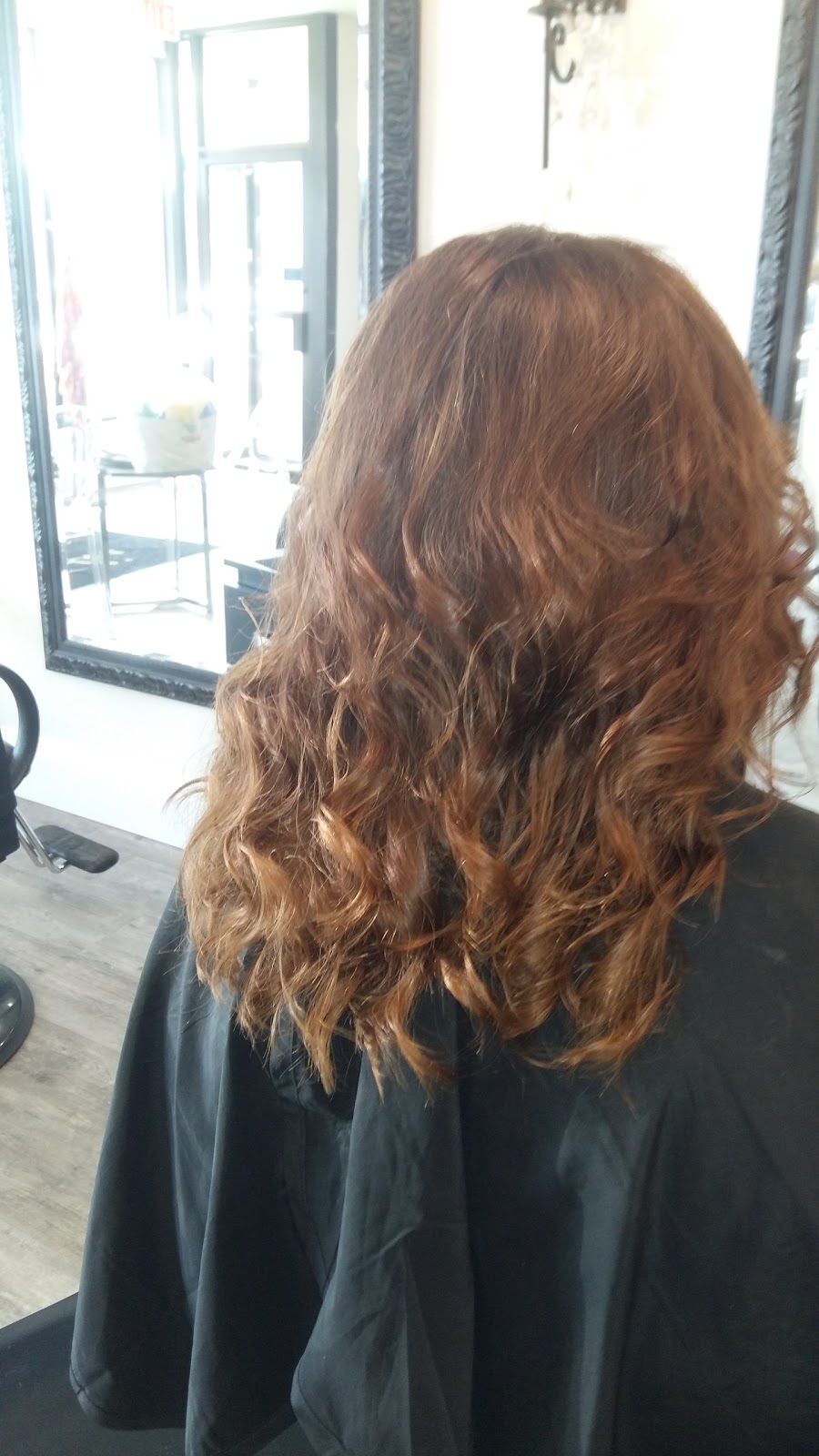 Tangles Hair Designs | 987 Gordon St, Guelph, ON N1G 4W3, Canada | Phone: (519) 763-4247
