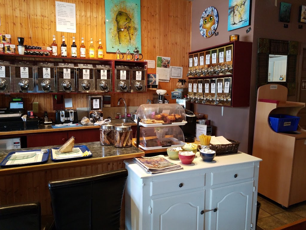 Café De La Poste | 674 Ave Royale, Quebec City, QC G1E 1Y7, Canada | Phone: (418) 661-3398