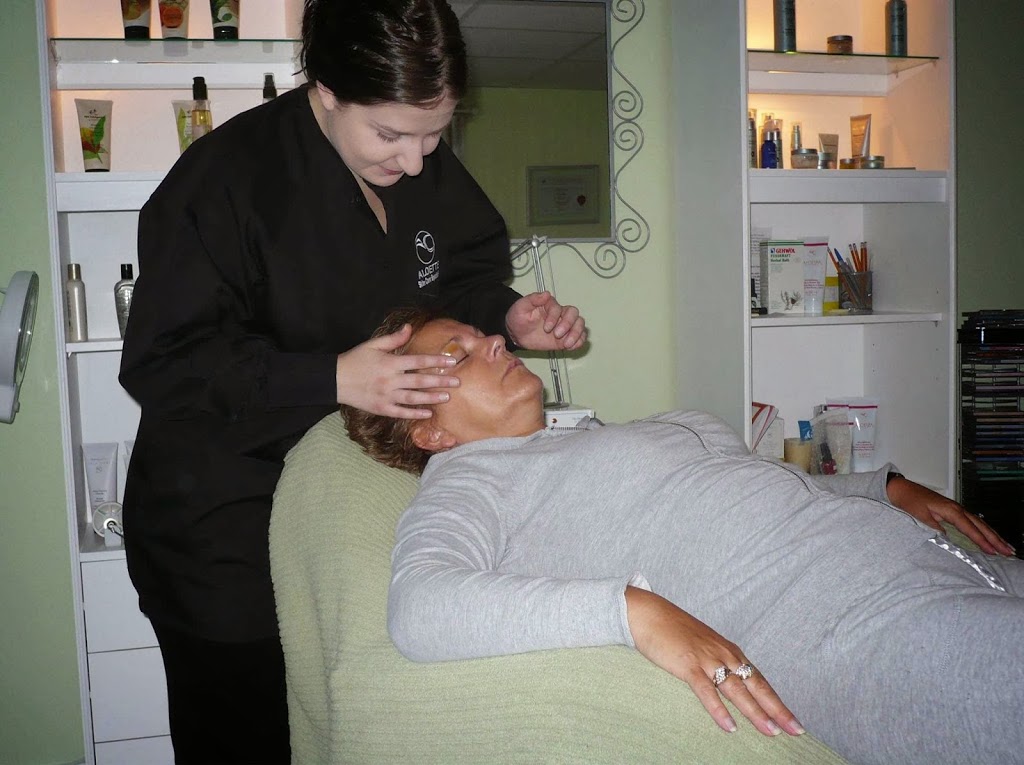 Soothing Oasis Spa by Aloette | 244 Dalton Ave, Kingston, ON K7K 6C3, Canada | Phone: (613) 544-0210