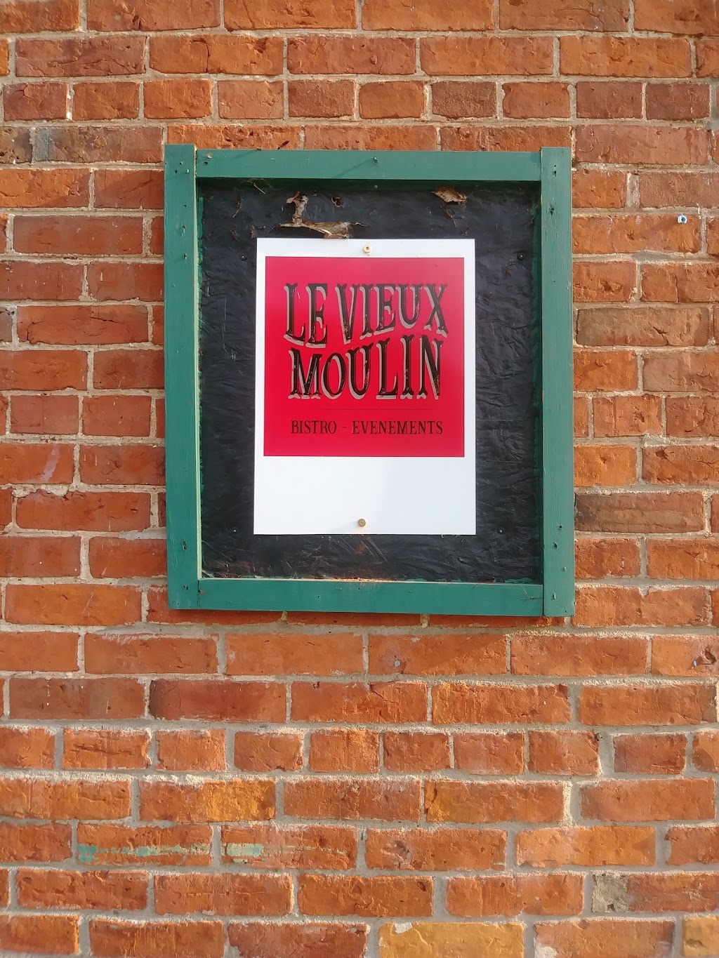Restaurant Le vieux moulin dUpton | 611 Rang de la Carrière, Upton, QC J0H 2E0, Canada | Phone: (450) 549-6285