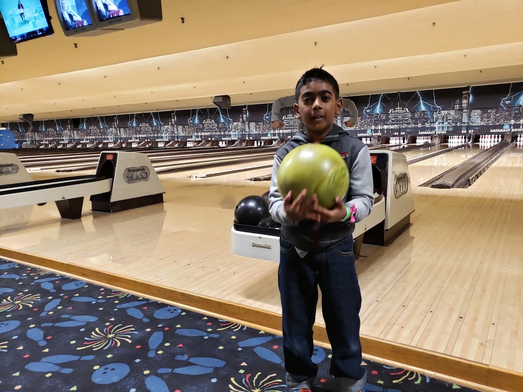 Cataract Bowl | 7906 Lundys Ln, Niagara Falls, ON L2H 1H1, Canada | Phone: (905) 354-9733
