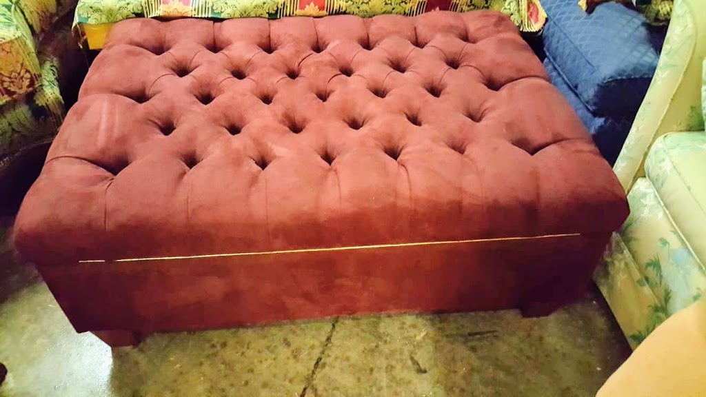 Carlos Upholstery | 5040 Maingate Dr #8, Mississauga, ON L4W 1X5, Canada | Phone: (416) 876-1981