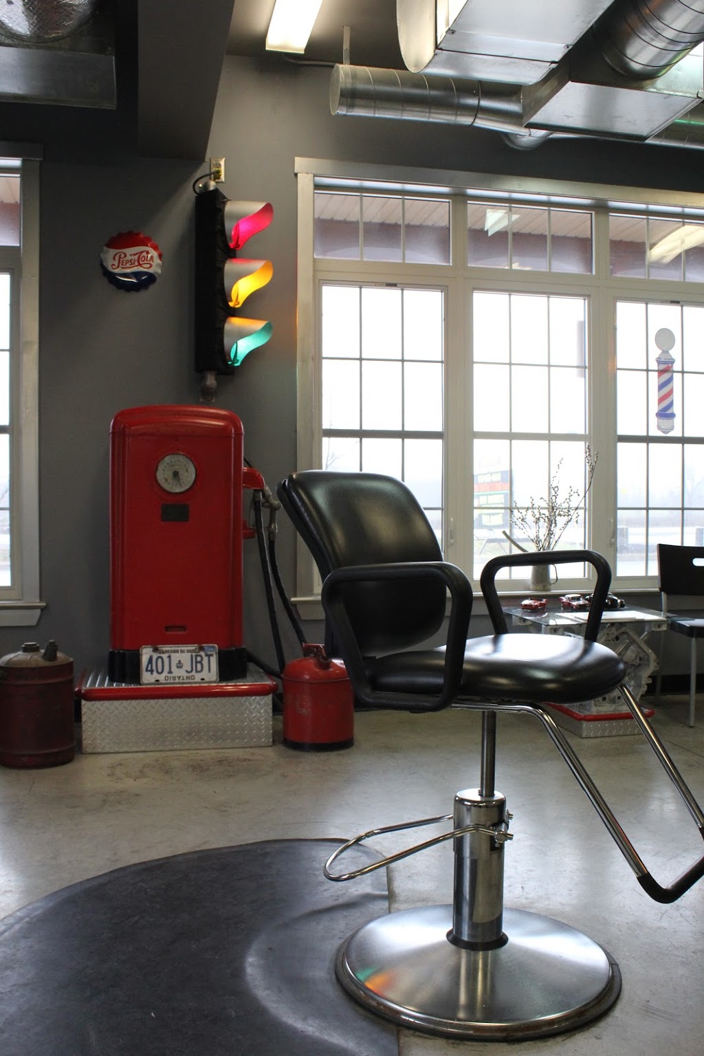 Barber Shop Garage | 3417 Trim Rd, Navan, ON K4B 1M8, Canada | Phone: (613) 835-1665