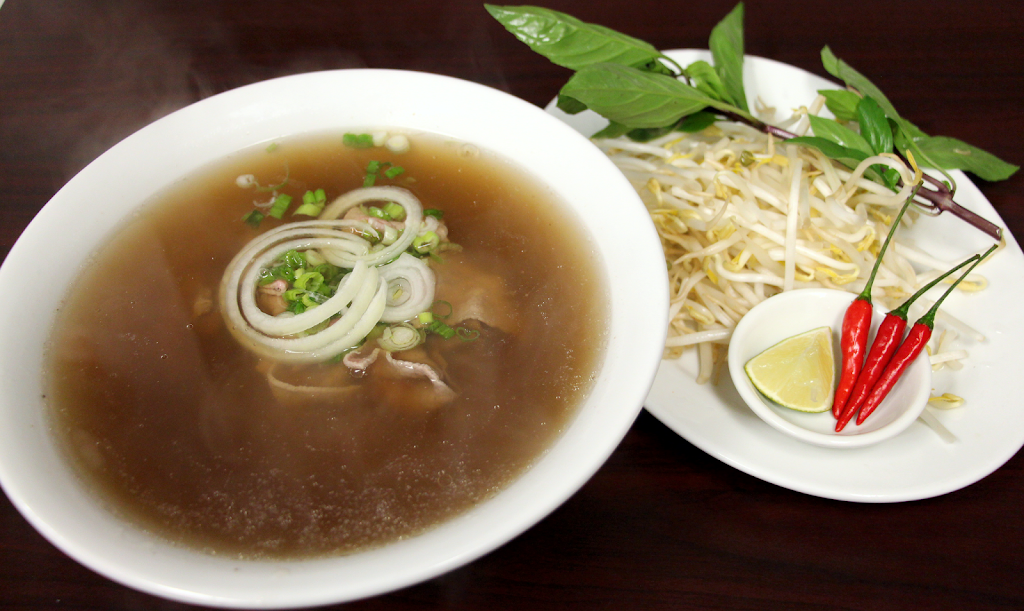 Pho Hoa Nam | 2-3500 Fallowfield Rd, Nepean, ON K2J 4A7, Canada | Phone: (613) 823-8121