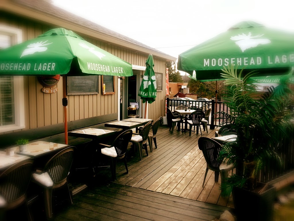 La Stazione Café bistro et Gîte | 1830 Rue Principale, Saint-Faustin-Lac-Carré, QC J0T 1J1, Canada | Phone: (819) 688-5817