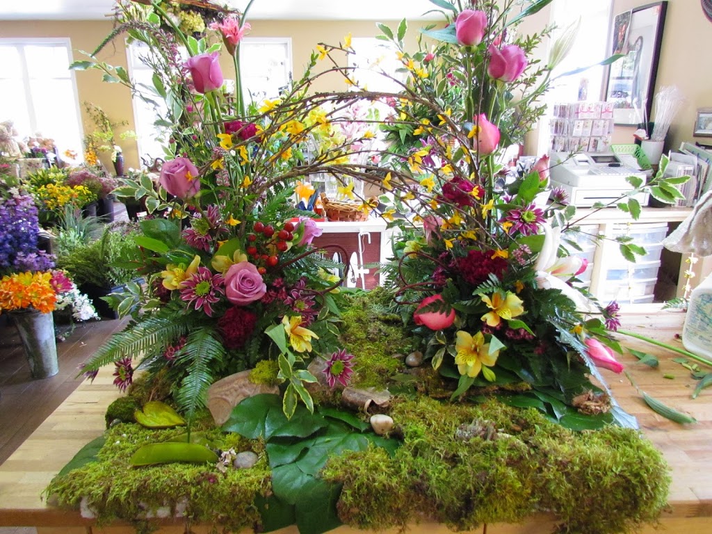 Fleuriste Embrun Florist | 901 Notre Dame St, Embrun, ON K0A 1W0, Canada | Phone: (613) 370-0123
