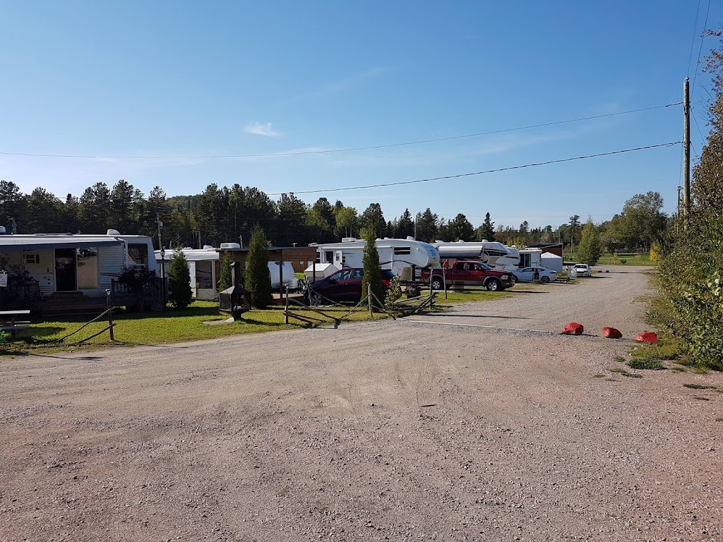 Camping Dubuc | 4057 Du Portage-des-roches Ch S, Laterrière, QC G7N 1X3, Canada | Phone: (418) 929-2203