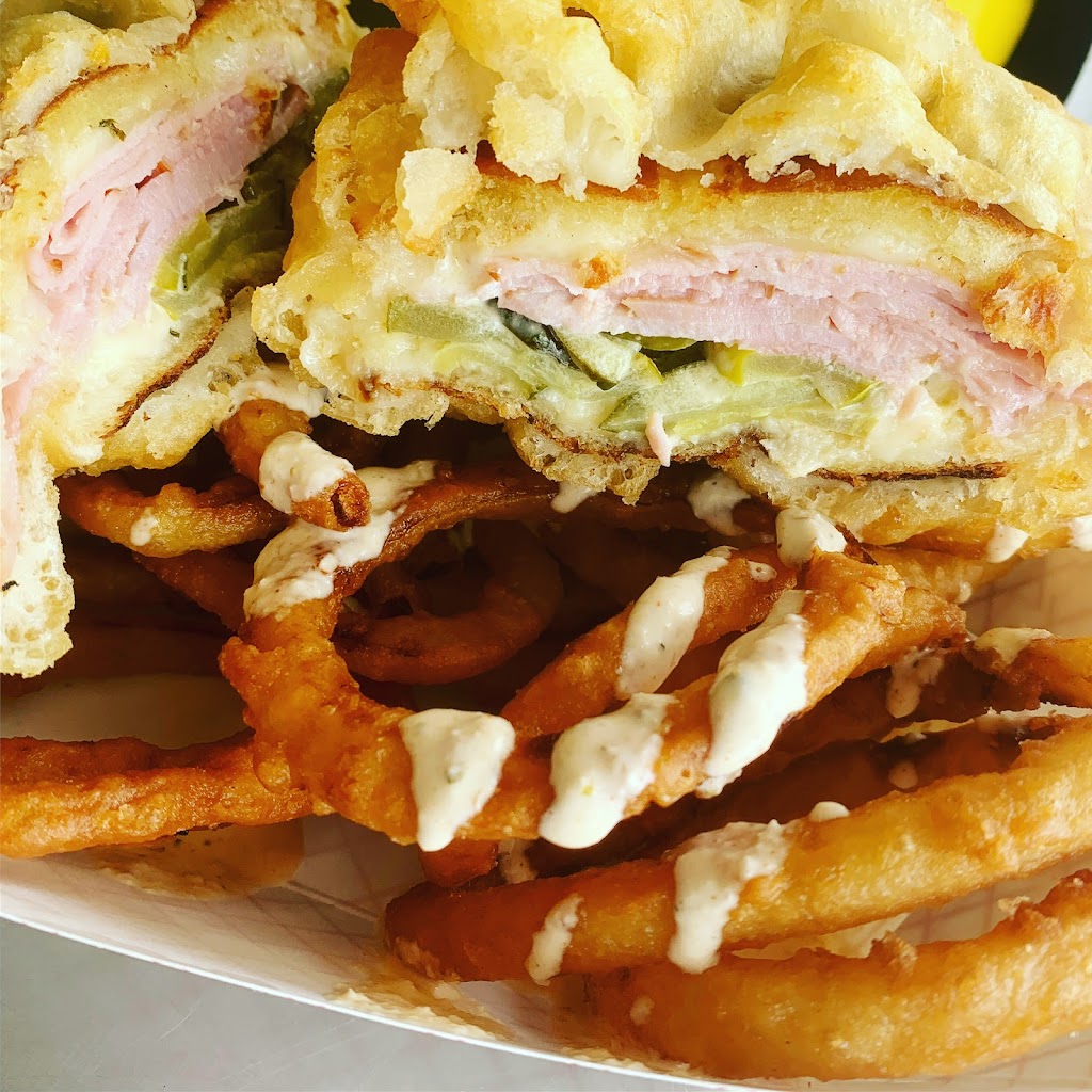 Cheesy Monkii Food Truck | 1987 ON-21, Kincardine, ON N2Z 2X4, Canada | Phone: (519) 708-8783