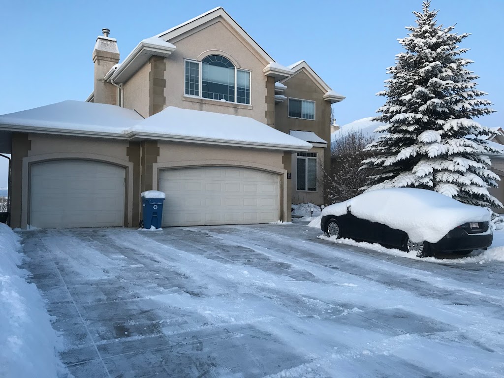 Simple Yard | 225 Railway St E, Cochrane, AB T4C 2C3, Canada | Phone: (587) 601-1220