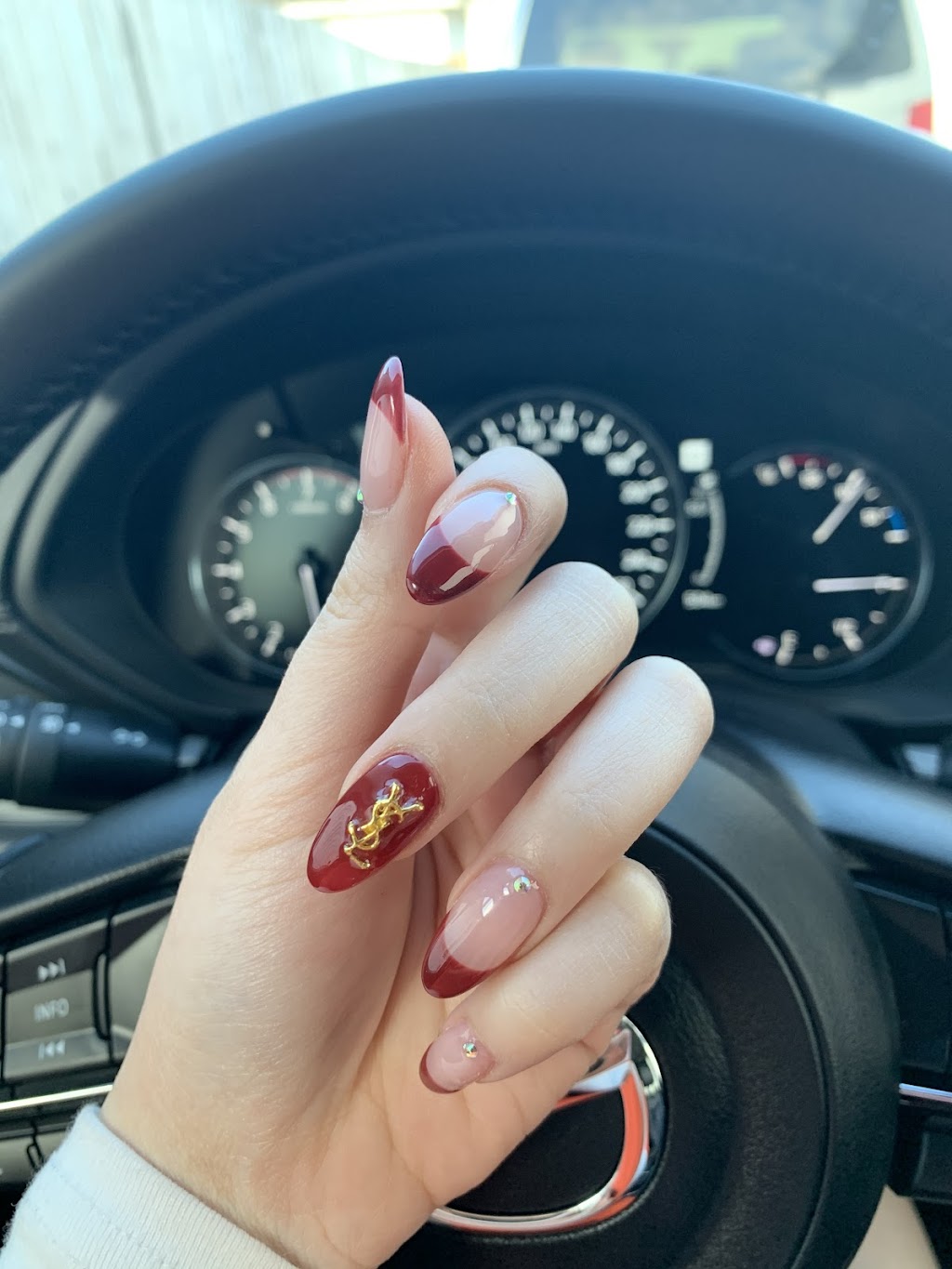 Golden Nails | 1255 St James St #4, Winnipeg, MB R3H 0K9, Canada | Phone: (204) 306-8038