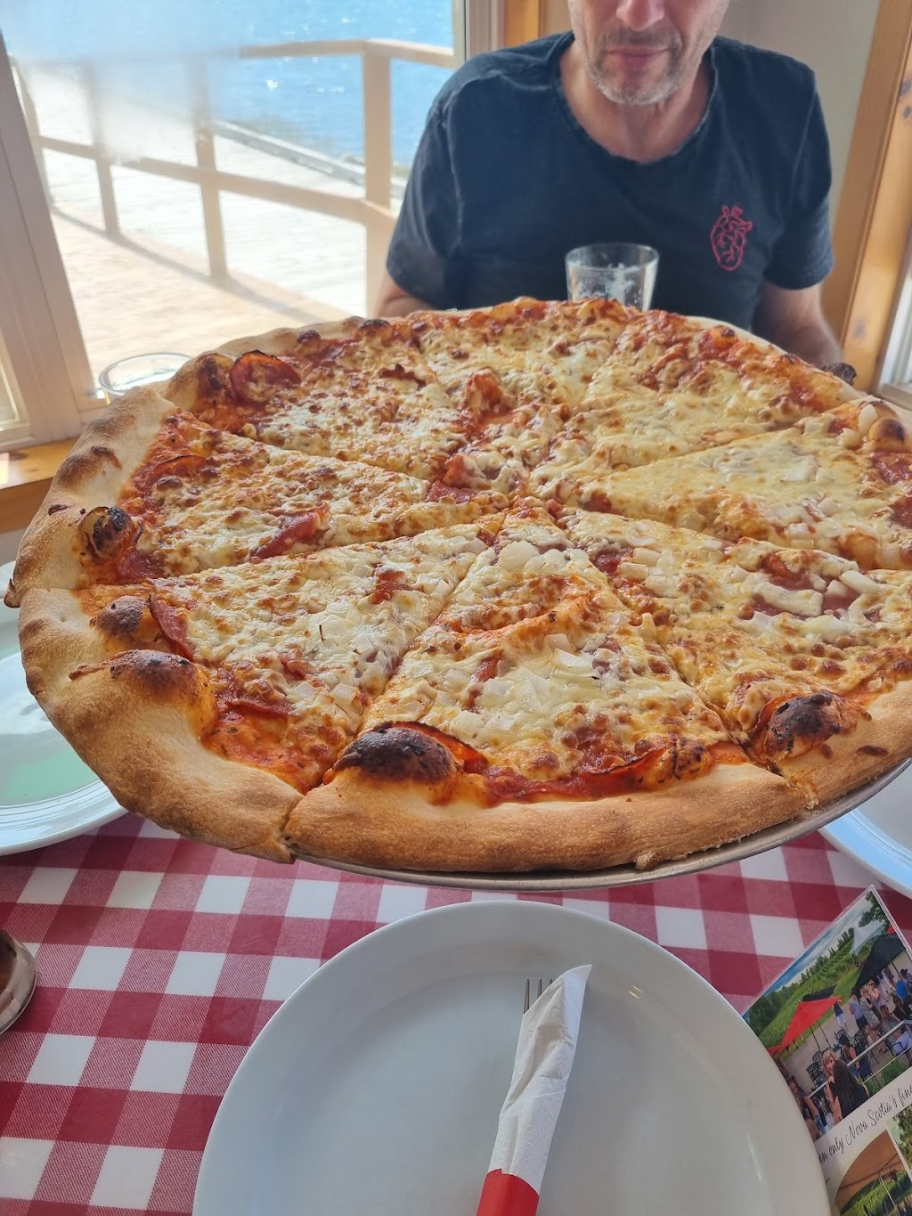Wabos Pizza Sub & Donair | 15279 Cabot Trail, Chéticamp, NS B0E 1H0, Canada | Phone: (902) 224-3756