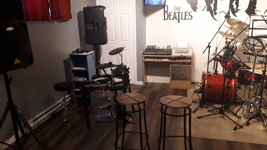 Cour de batterie jocormier | 524 Rue du Pre Vert, Neuville, QC G0A 2R0, Canada | Phone: (418) 454-1221