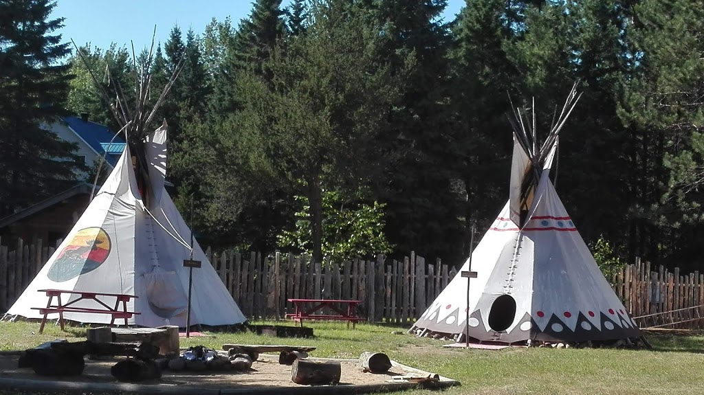 Auberge du Trappeur | 2120 Chemin St François, Saint-Mathieu-du-Parc, QC G0X 1N0, Canada | Phone: (866) 356-2600