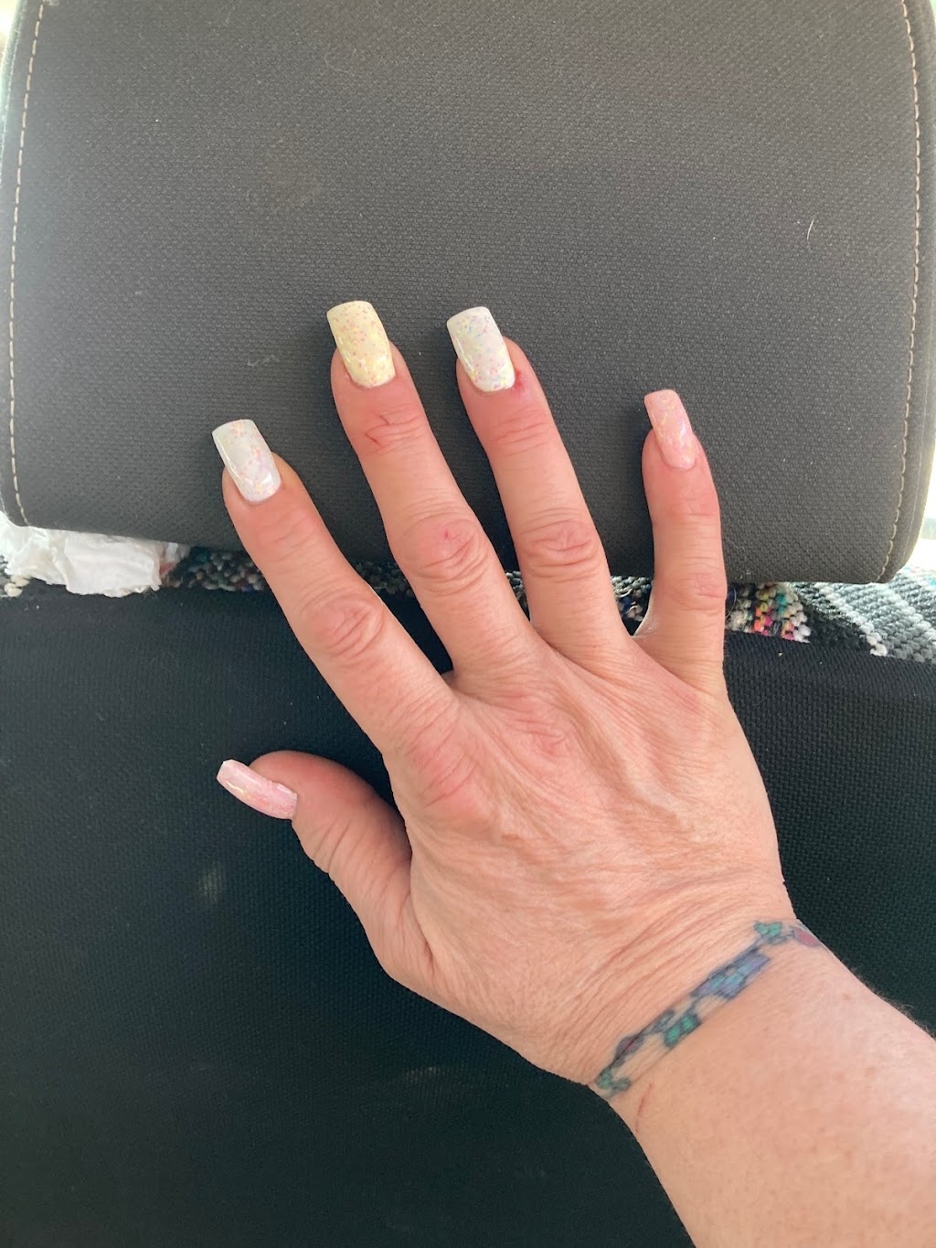 Lunala Nails | 5830 61 Ave, Rocky Mountain House, AB T4T 1K2, Canada | Phone: (403) 809-5800