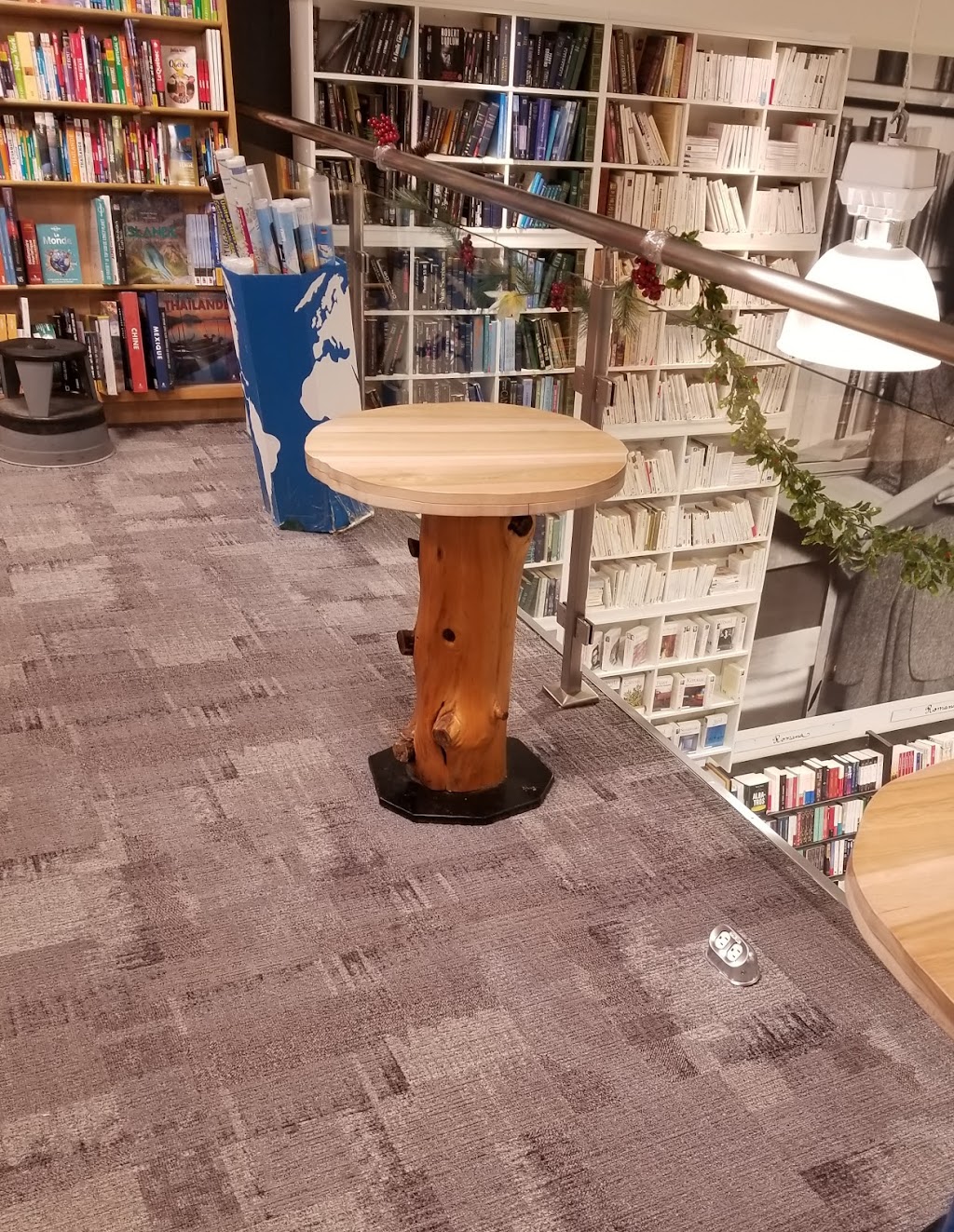 Librairie Carcajou | 401 Boul Labelle, Rosemère, QC J7A 3T2, Canada | Phone: (450) 437-0690