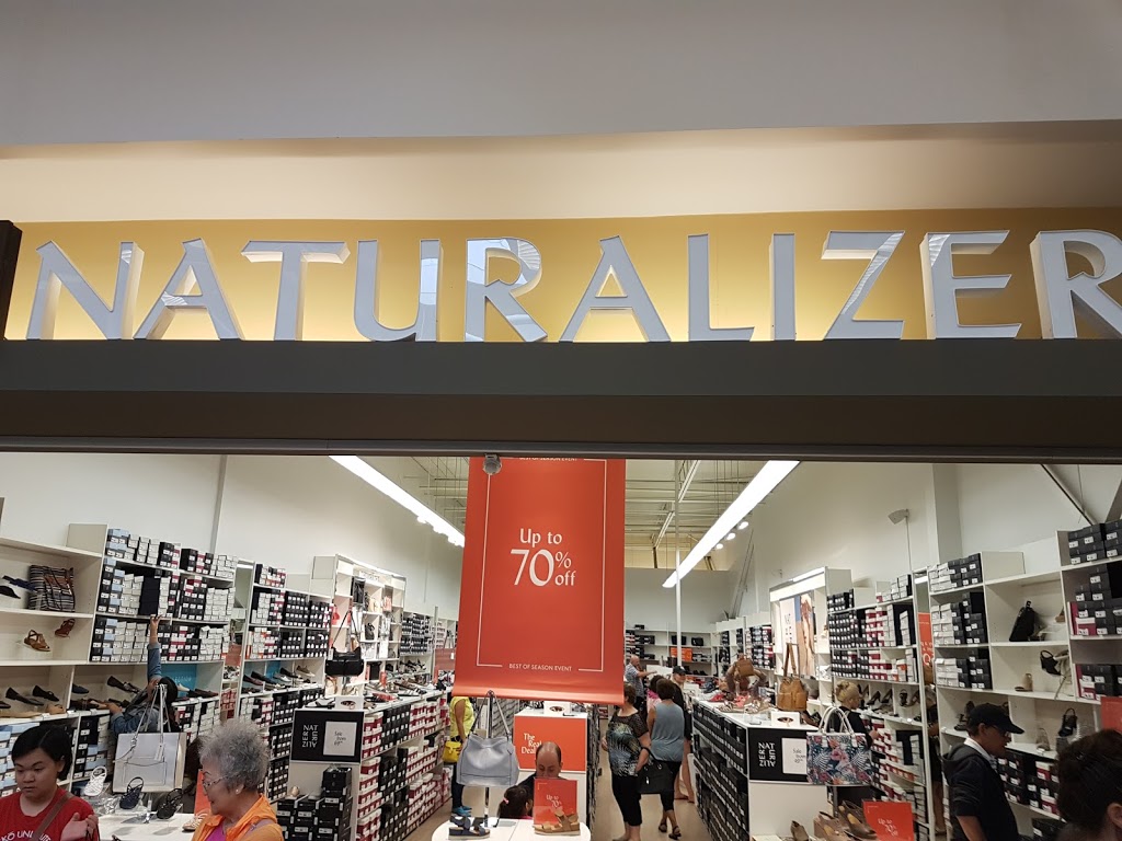 naturalizer outlet mall