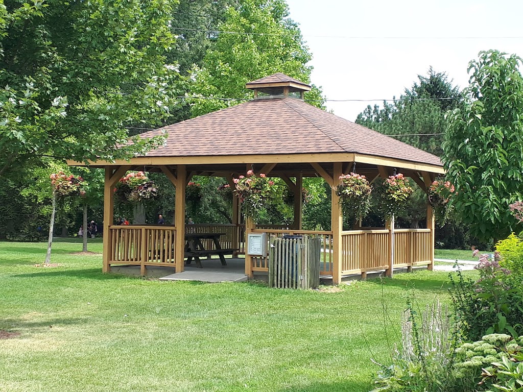Lakeside Park | 315 Queen St, Kingsville, ON N9Y 1Y8, Canada | Phone: (519) 733-2123