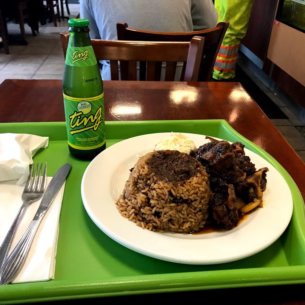Alberts Real Jamaican Foods | 542 St Clair Ave W, Toronto, ON M6C 2R6, Canada | Phone: (416) 658-9445